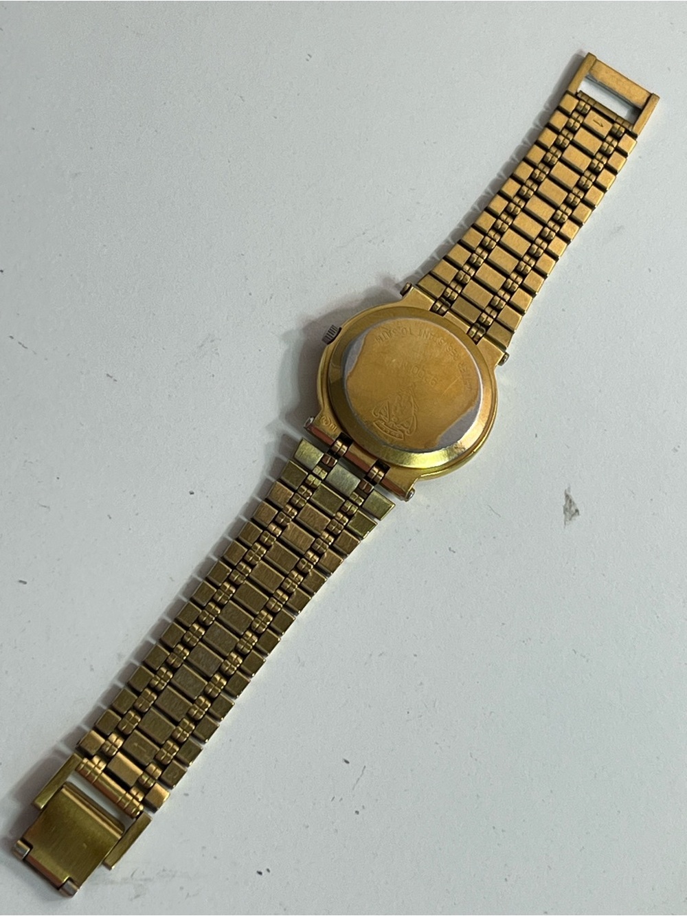 GUCCI 9200M men’s watch 10microns gold pated. - Picture 10 of 16
